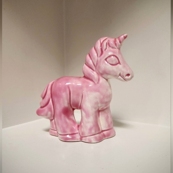 FADED PINK UNICORN FIGURINE - Picture 3 of 4